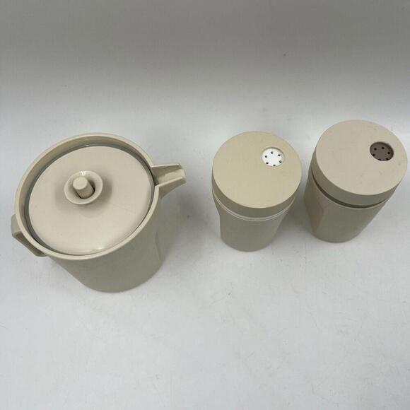 Vintage TUPPERWARE Creamer & Salt/ Pepper Shakers Set Retro Fun! - Picture 2 of 5